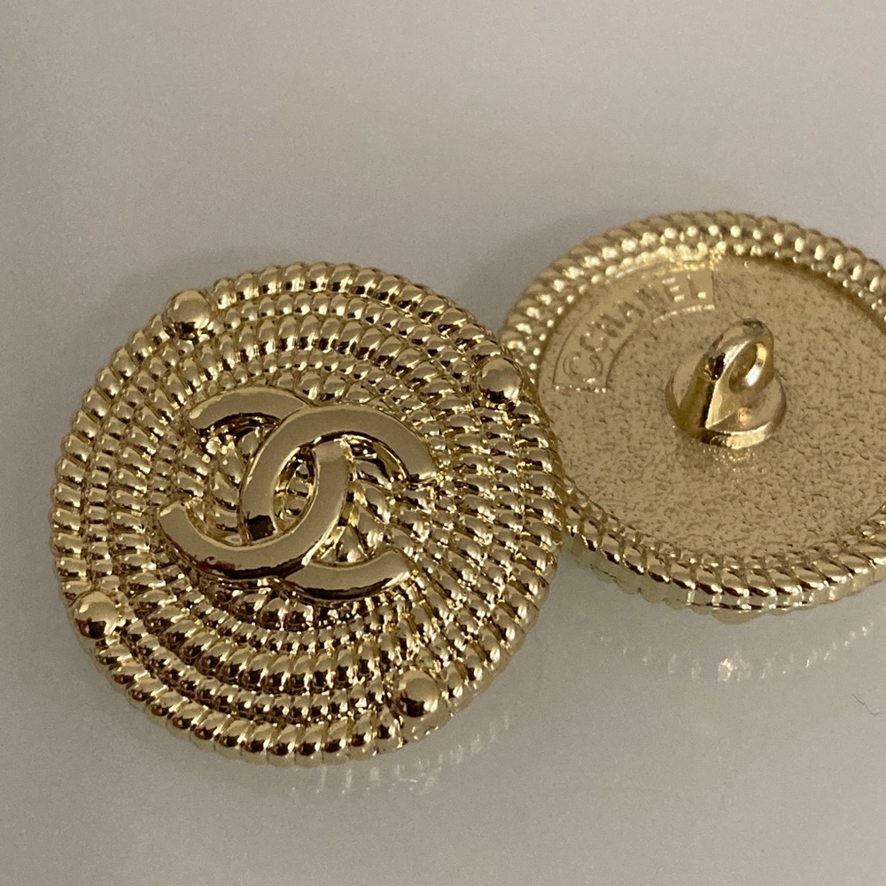 2 Chanel Buttons 25mm